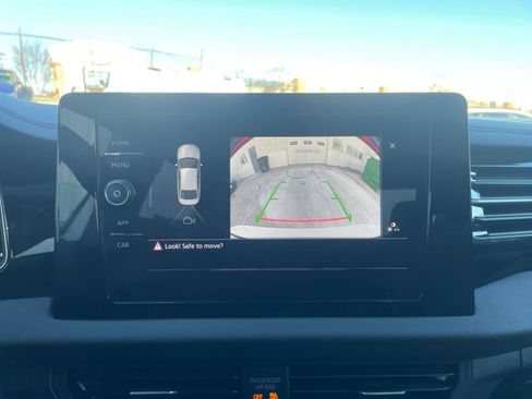 Used 2025 Volkswagen Jetta Sport image 17