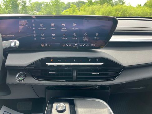 New 2025 Buick Enclave Preferred w/ Power Package image 19