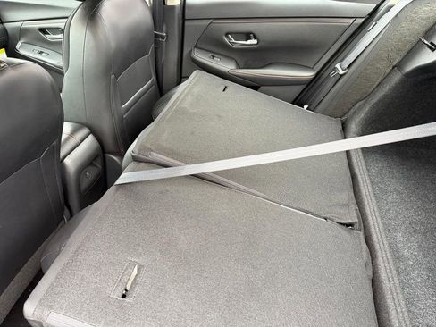 Used 2024 Nissan Sentra SR w/ SR Premium Package image 17