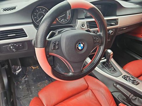 Used 2011 BMW 328i Convertible image 24