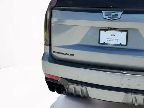 Certified 2024 Cadillac Escalade V w/ LPO, ONYX Package AWD/4WD image 16