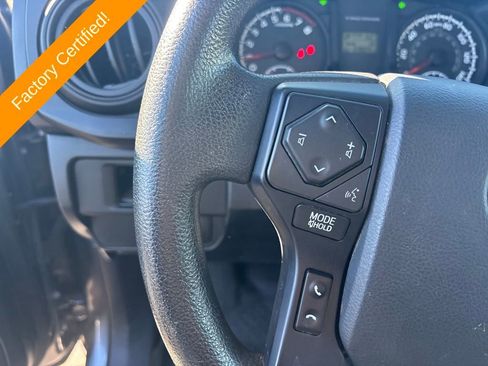 Used 2017 Toyota Tacoma SR image 15