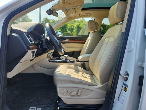 Certified 2023 Audi Q5 2.0T Premium w/ Convenience Package AWD/4WD image 18