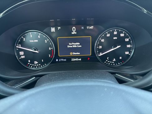 Used 2023 Buick Envision Essence image 3