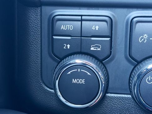 Used 2025 Chevrolet Tahoe LT AWD/4WD image 29