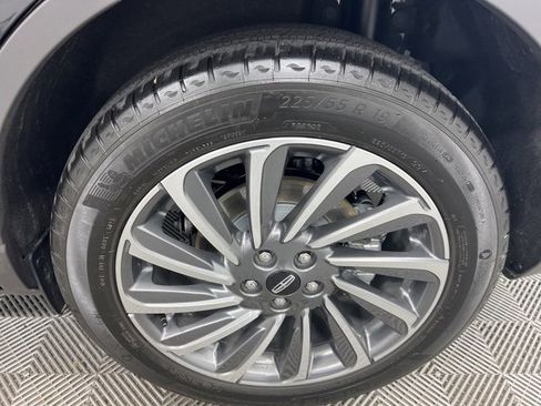 Certified 2025 Lincoln Corsair Reserve w/ Equipment Group 202A image 10