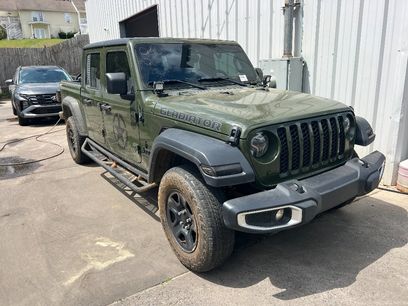Used 2023 Jeep Gladiator Sport w/ Trailer Tow Package