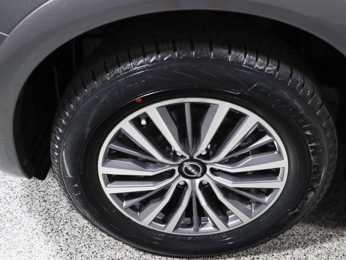 Used 2022 Nissan Armada SL w/ Captain's Chairs Package image 11