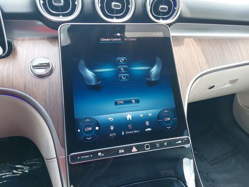 Used 2025 Mercedes-Benz C 300 Sedan image 22