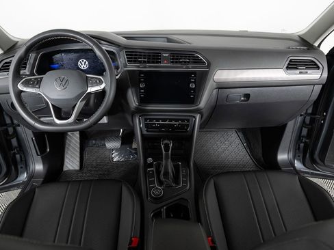 Used 2023 Volkswagen Tiguan SE image 34