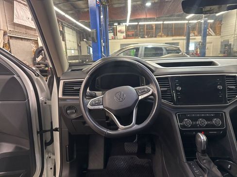 Used 2021 Volkswagen Atlas SEL Premium image 14