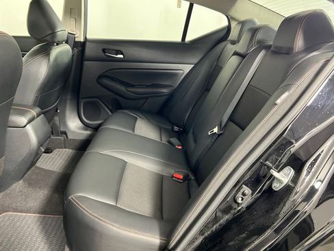 Used 2022 Nissan Altima 2.5 SR w/ Midnight Edition Package image 17