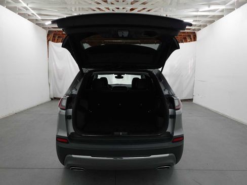 Used 2020 Jeep Cherokee Limited AWD/4WD image 28