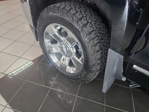 Used 2017 Chevrolet Silverado 1500 LTZ w/ Sport Package AWD/4WD image 42