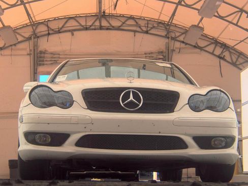 Used 2007 Mercedes-Benz C 230 Sedan image 3