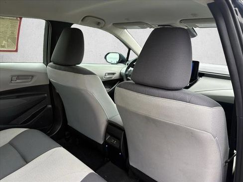 Certified 2025 Toyota Corolla LE FWD image 22
