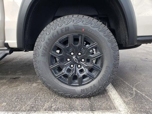 New 2026 Chevrolet Colorado Trail Boss AWD/4WD image 12