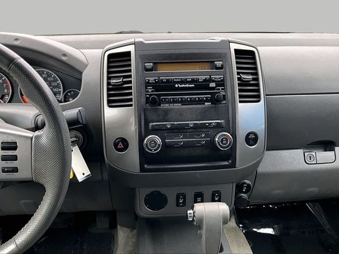 Used 2011 Nissan Frontier SL RWD image 6