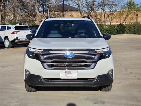 Certified 2025 Subaru Forester Premium image 2