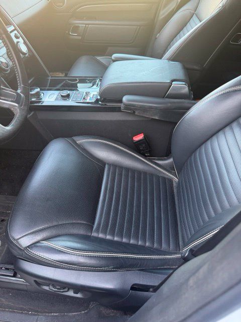 Used 2018 Land Rover Discovery HSE AWD/4WD image 6