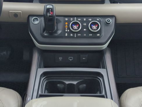Used 2020 Land Rover Defender 110 HSE image 17