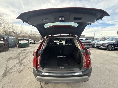 Used 2021 Nissan Rogue SV w/ Premium Package image 23