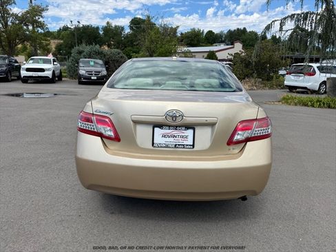 Used 2011 Toyota Camry LE FWD image 6