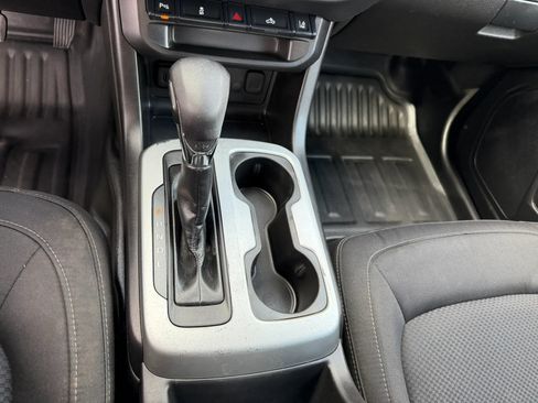 Used 2022 Chevrolet Colorado LT w/ Fleet Safety Package RWD image 27