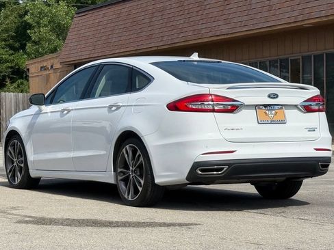 Used 2019 Ford Fusion Titanium AWD/4WD image 3