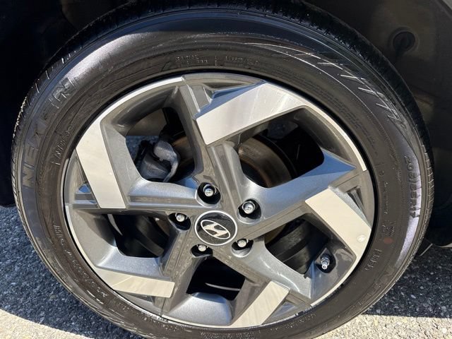 Used 2026 Hyundai Venue SEL FWD image 9