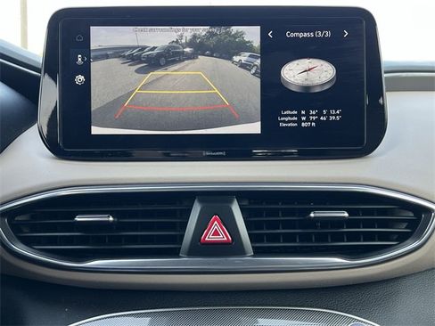 Used 2023 Hyundai Santa Fe SEL image 3