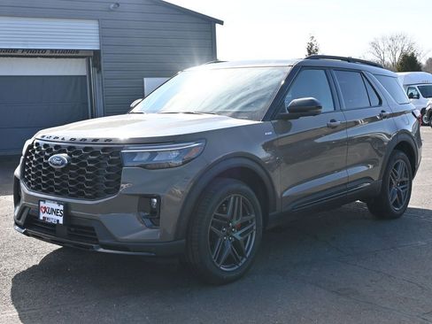 New 2026 Ford Explorer ST-Line w/ ST-Line Street Pack image 10