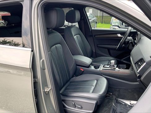 Used 2023 Audi Q5 2.0T Premium Plus w/ Premium Plus Package AWD/4WD image 9
