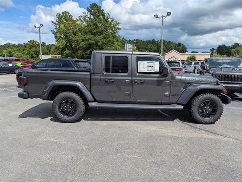 New 2025 Jeep Gladiator Sport image 31