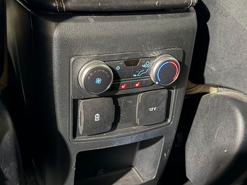 Used 2020 Ford Explorer XLT w/ Equipment Group 202A AWD/4WD image 37