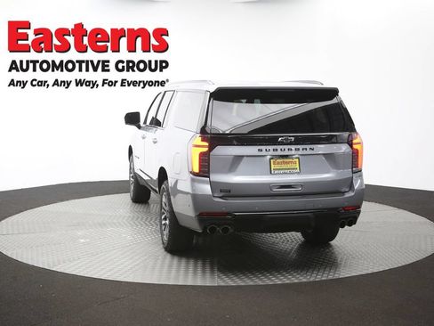 Used 2025 Chevrolet Suburban Z71 AWD/4WD image 39