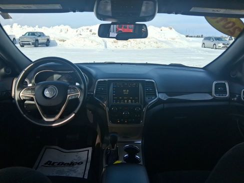 Used 2016 Jeep Grand Cherokee Laredo 75th Anniversary image 20