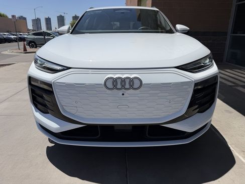 Used 2025 Audi Q6 e-tron Premium w/ Convenience Package RWD image 10