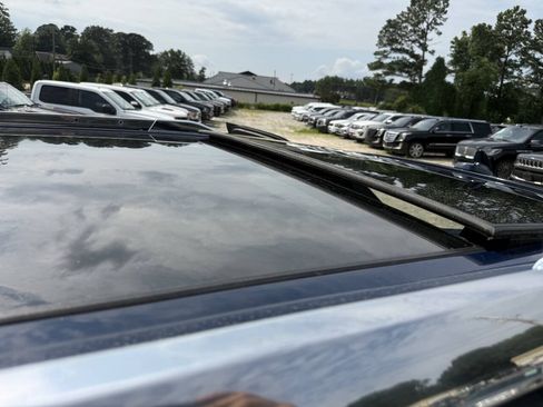 Used 2018 Lincoln Navigator Reserve w/ Technology Package AWD/4WD image 10