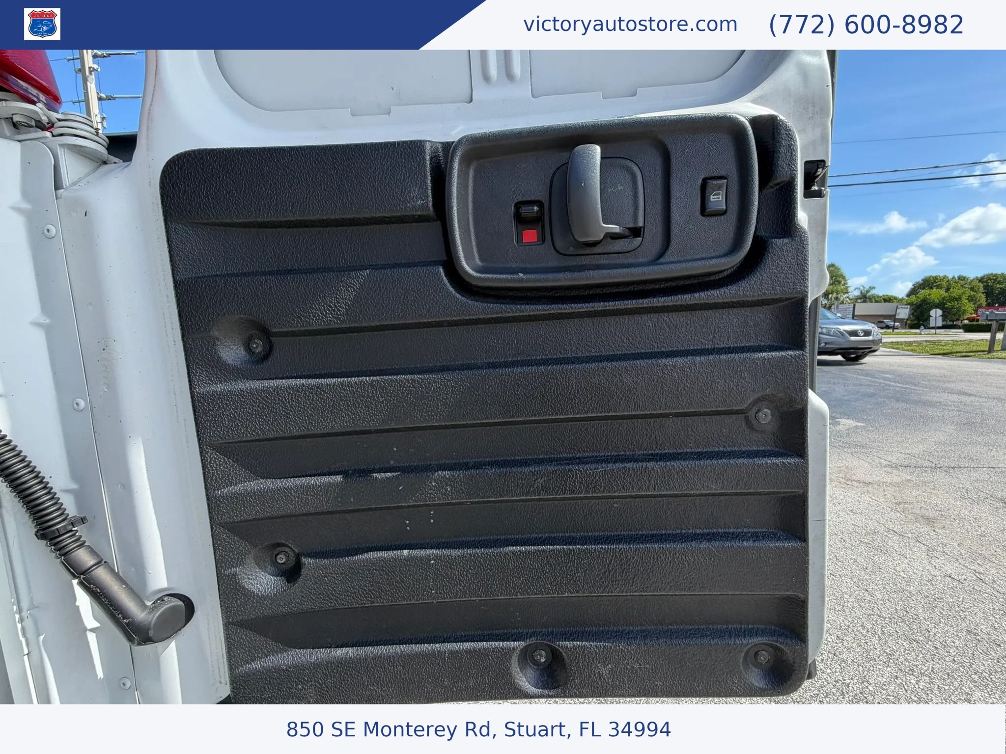 Used 2017 Chevrolet Express 2500 RWD image 11
