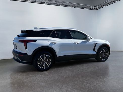 Used 2024 Chevrolet Blazer EV LT image 3