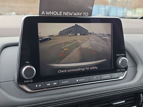 Certified 2022 Nissan Rogue SV image 17