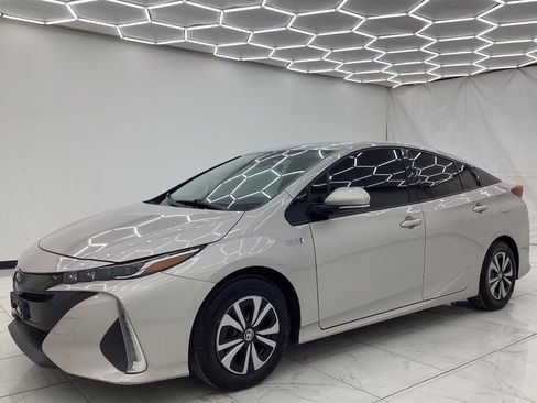 Used 2017 Toyota Prius Prime Premium w/ Carpet Mat Package image 6