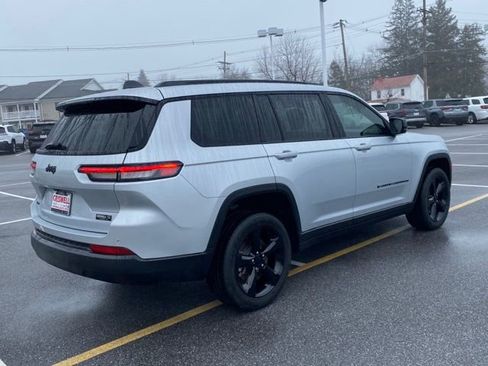 Used 2024 Jeep Grand Cherokee L Altitude AWD/4WD image 5