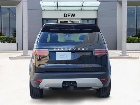 New 2025 Land Rover Discovery S image 6