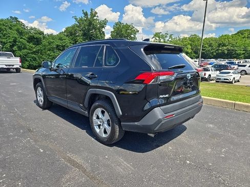 Used 2021 Toyota RAV4 LE AWD/4WD image 4
