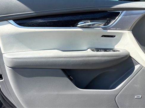 Used 2022 Cadillac XT6 Premium Luxury AWD/4WD image 18