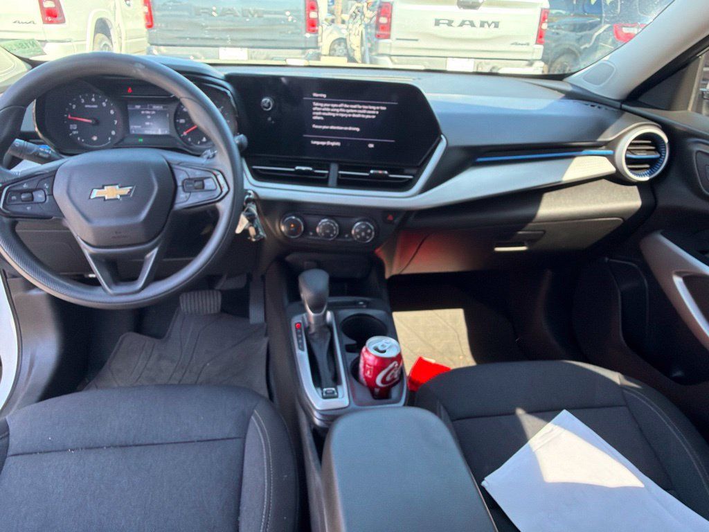 Used 2024 Chevrolet Trax LS w/ LS Convenience Package FWD image 24