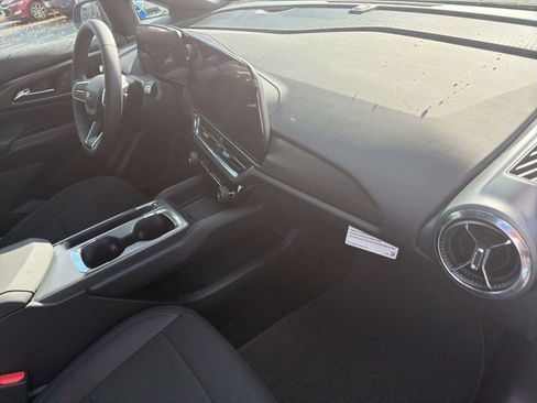 New 2026 Chevrolet Equinox EV LT FWD image 17