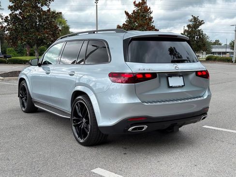 Used 2025 Mercedes-Benz GLS 450 4MATIC image 3